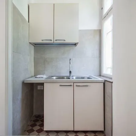 Casa Internazionale *