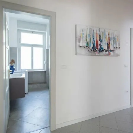 Casa Internazionale *